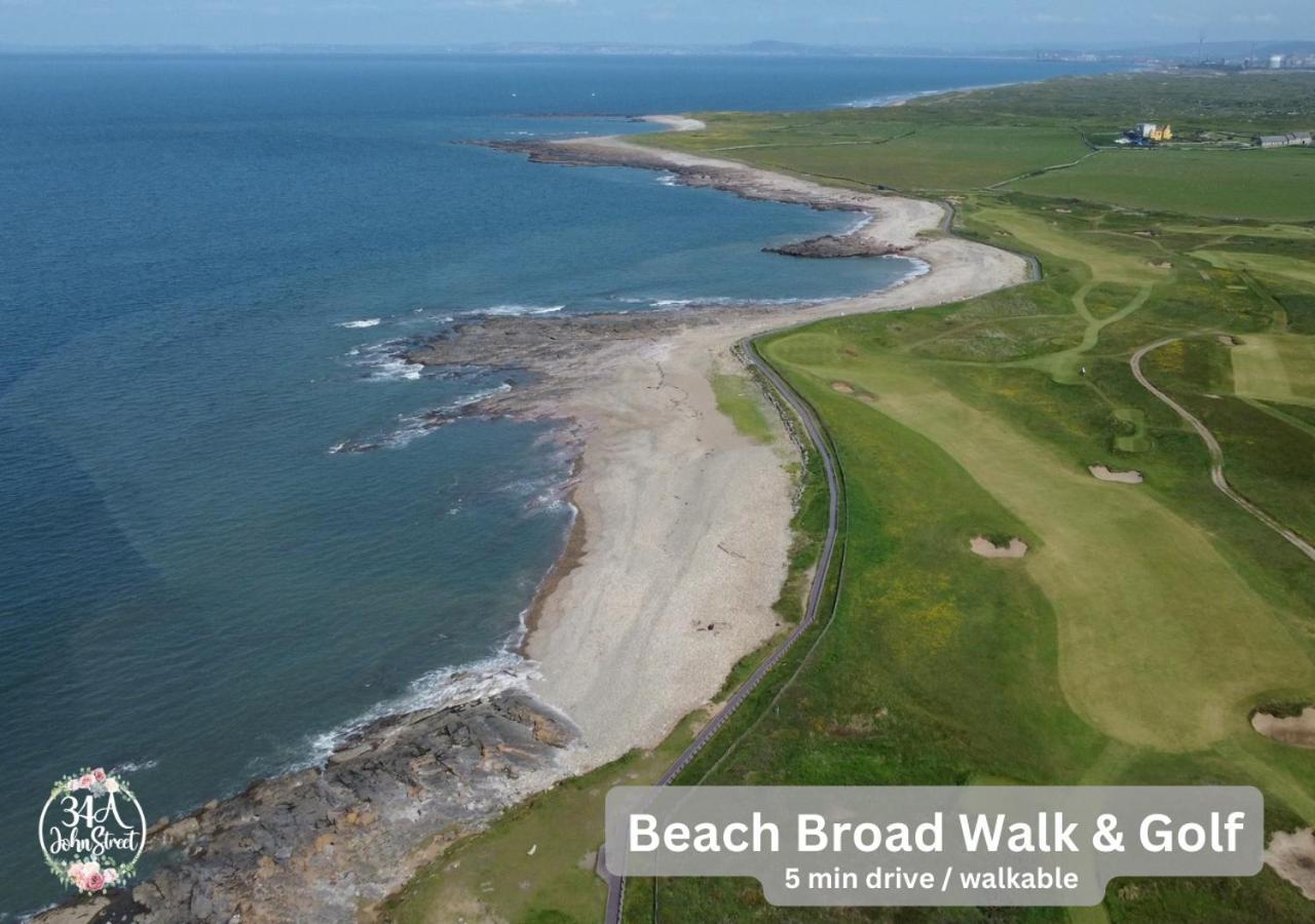 Coastal Retreat Town Centre Entire Property, Very Close To Sea & Restaurants, 2 King Size Beds Porthcawl Exterior photo