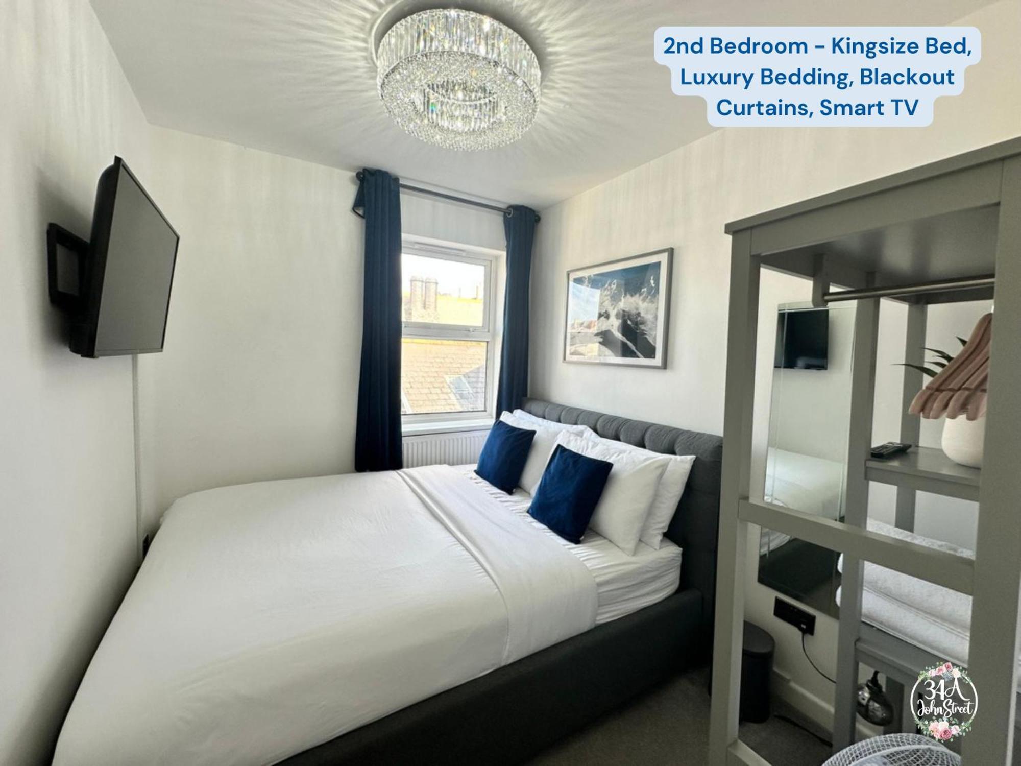 Coastal Retreat Town Centre Entire Property, Very Close To Sea & Restaurants, 2 King Size Beds Porthcawl Exterior photo