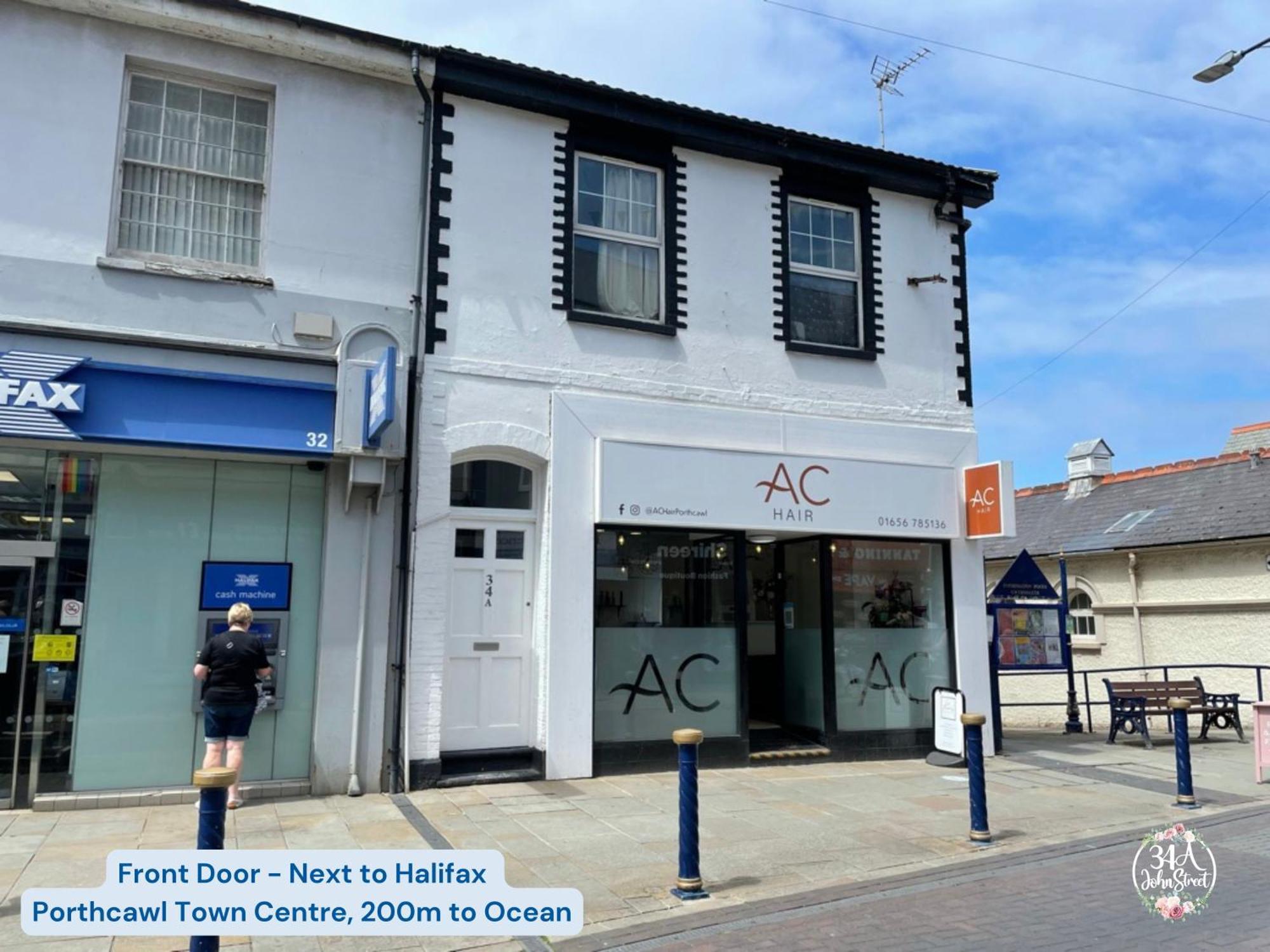 Coastal Retreat Town Centre Entire Property, Very Close To Sea & Restaurants, 2 King Size Beds Porthcawl Exterior photo