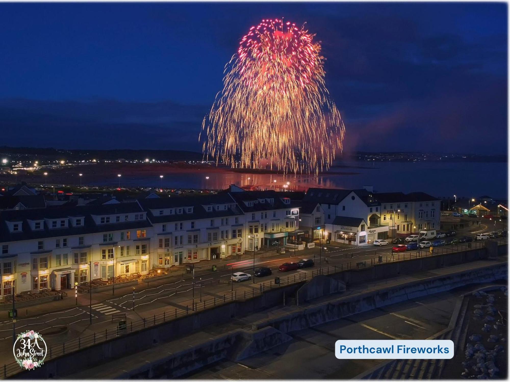 Coastal Retreat Town Centre Entire Property, Very Close To Sea & Restaurants, 2 King Size Beds Porthcawl Exterior photo